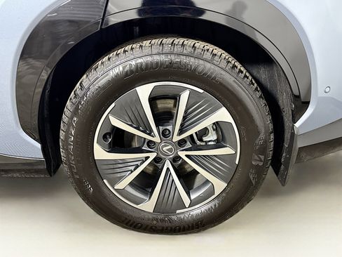 Used 2025 Lexus RZ 450e w/ Technology Package image 29