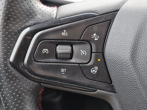 Used 2024 Chevrolet Trax RS FWD image 10