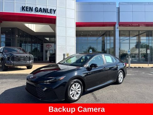 Used 2025 Toyota Camry LE FWD image 3
