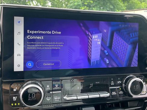 Used 2025 Toyota Highlander Limited FWD image 32