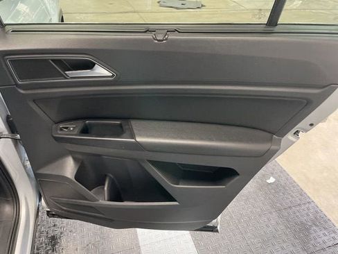 Used 2019 Volkswagen Atlas SEL R-Line AWD/4WD image 6