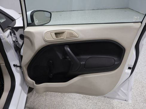 Used 2012 Ford Fiesta S FWD image 22