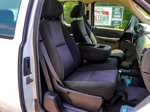 Used 2013 Chevrolet Silverado 2500 W/T w/ Snow Plow Prep Package image 21