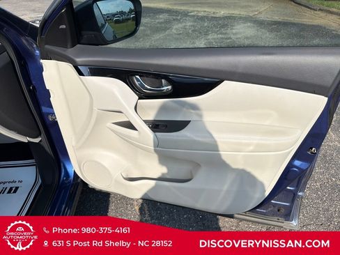 Certified 2022 Nissan Rogue Sport SL AWD/4WD image 39