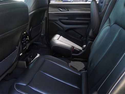 Used 2024 Jeep Grand Cherokee L Limited w/ Black Appearance Package image 14