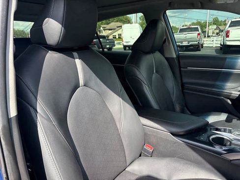 Used 2020 Toyota Camry XSE FWD image 6