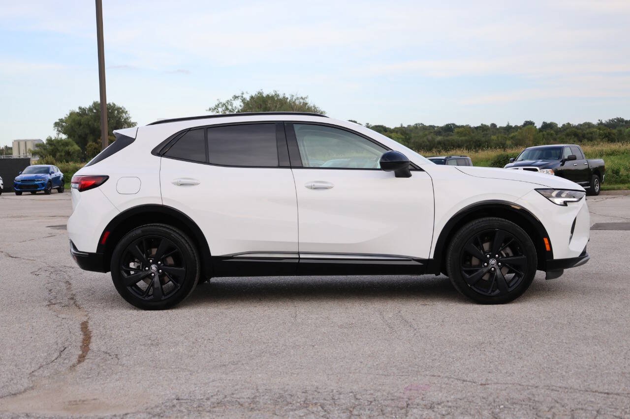 Used 2023 Buick Envision Essence w/ Sport Touring Package AWD/4WD image 7