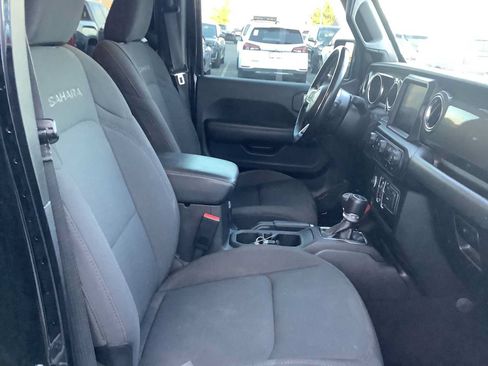 Used 2022 Jeep Wrangler Unlimited Sahara AWD/4WD image 15