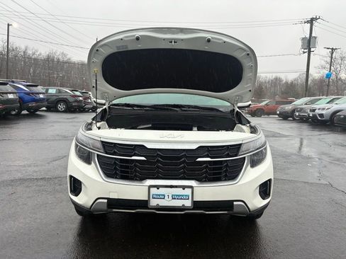 Used 2024 Kia Seltos LX image 10