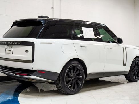 Used 2023 Land Rover Range Rover SE image 6