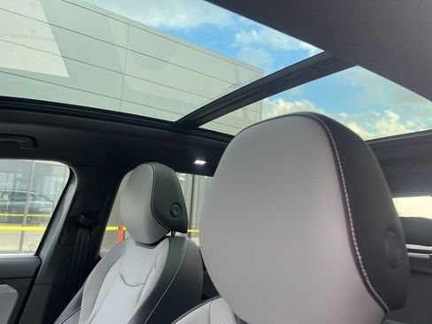 New 2026 Volkswagen Tiguan SE R-Line image 30