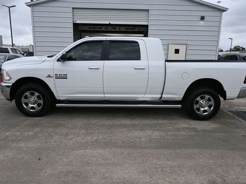Used 2018 RAM 2500 SLT w/ Luxury Group image 13