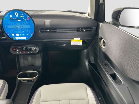 Certified 2025 MINI Cooper S image 31