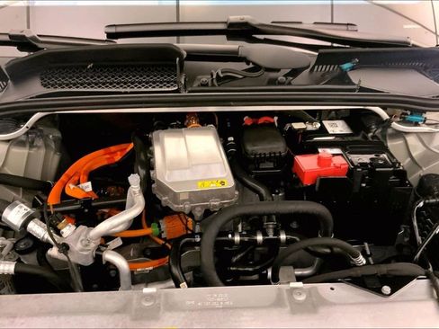 Certified 2023 BMW iX xDrive50 w/ Premium Package image 9