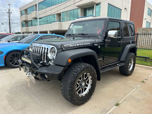 Used 2016 Jeep Wrangler Rubicon w/ Connectivity Group AWD/4WD image 2