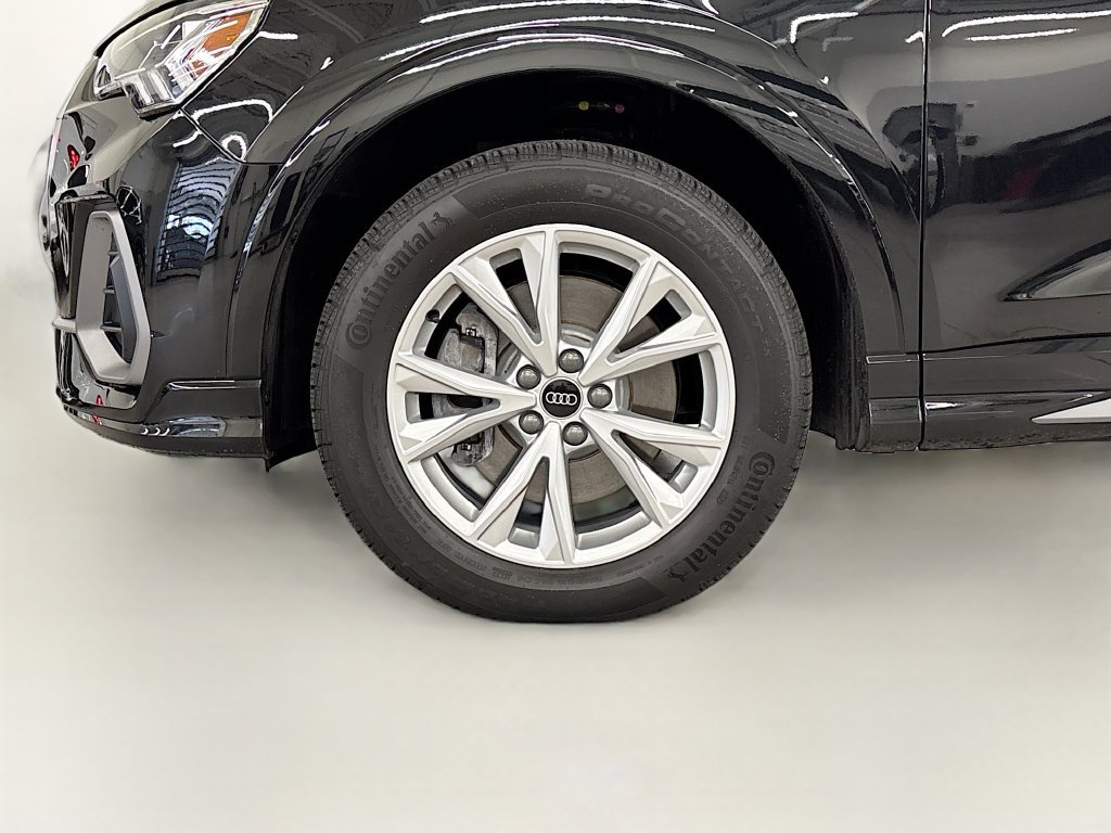 Used 2025 Audi Q3 2.0T Premium w/ Convenience Package AWD/4WD image 23
