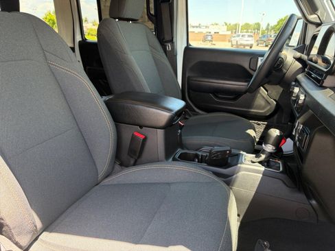 Used 2024 Jeep Wrangler Unlimited Sport AWD/4WD image 34