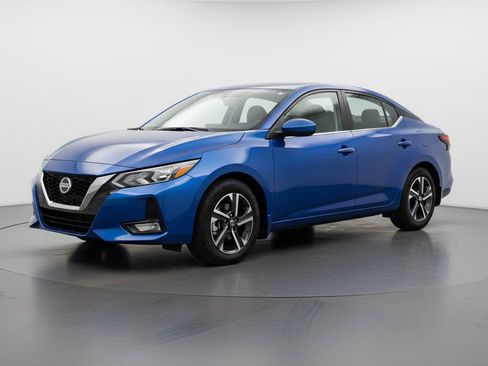 Used 2025 Nissan Sentra SV image 3