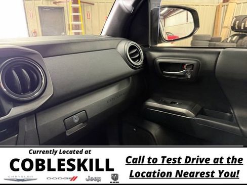 Used 2017 Toyota Tacoma 4x4 Double Cab image 25