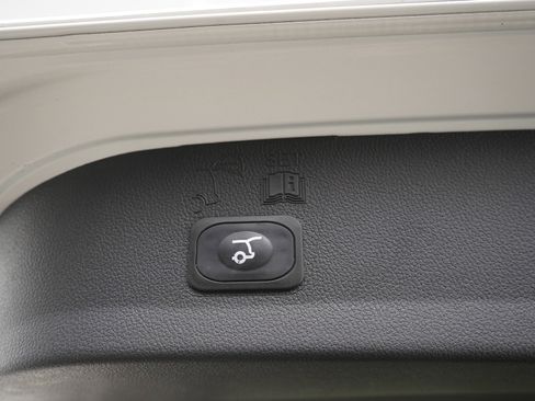 Used 2016 Ford Escape Titanium w/ Canadian Touring Package image 11