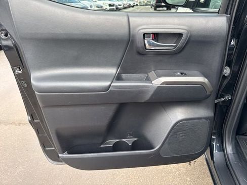 Used 2021 Toyota Tacoma Limited AWD/4WD image 18