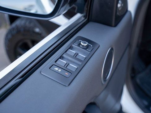 Used 2020 Land Rover Discovery HSE image 86