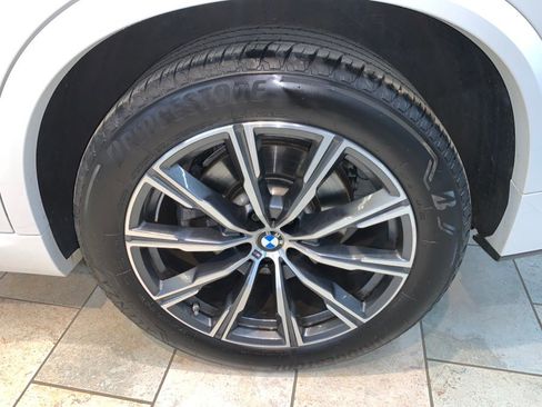 Used 2023 BMW X5 xDrive40i w/ M Sport Package image 11