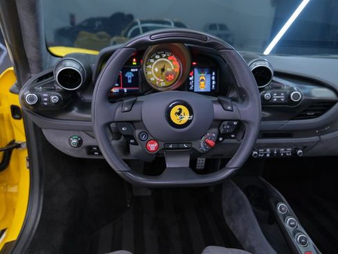Used 2021 Ferrari F8 Tributo RWD image 43