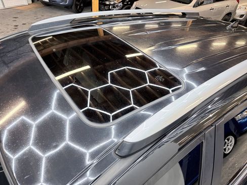 Used 2017 Toyota RAV4 Limited image 7