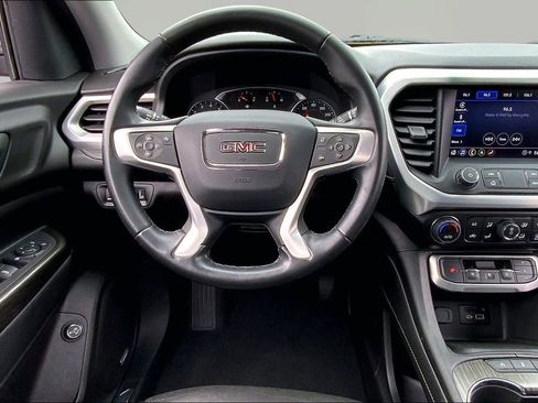 Used 2023 GMC Acadia SLT FWD image 8