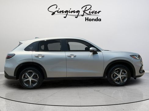 Used 2025 Honda HR-V EX-L image 8
