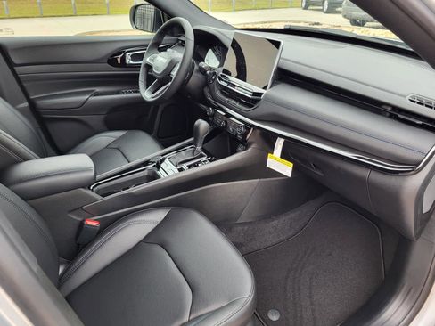 New 2026 Jeep Compass Limited image 9