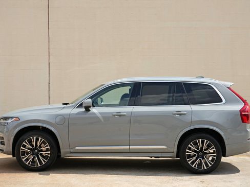 Used 2025 Volvo XC90 T8 Plus w/ Protection Package Premier AWD/4WD image 52