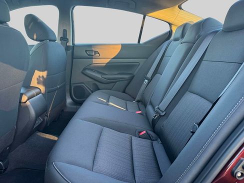 Used 2025 Nissan Altima 2.5 SV FWD image 11