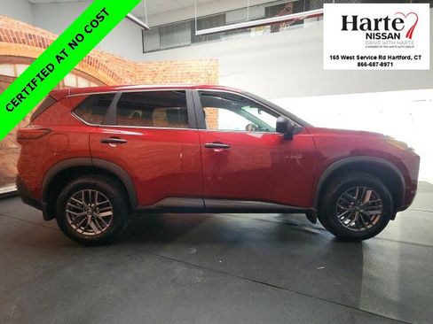 Used 2023 Nissan Rogue S image 8