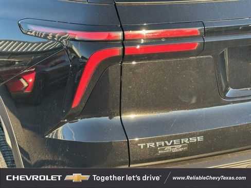 New 2026 Chevrolet Traverse LT w/ Driver Confidence Package FWD image 6