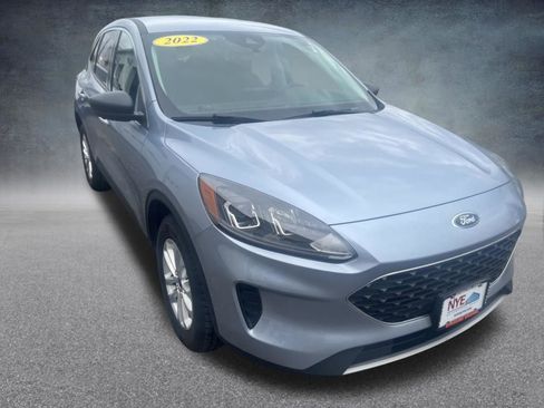 Used 2022 Ford Escape SE w/ Convenience Package AWD/4WD image 3