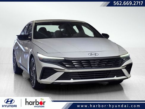 Certified 2025 Hyundai Elantra Sport FWD image 1