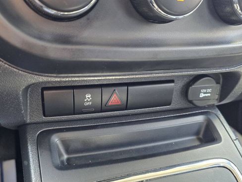 Used 2015 Jeep Patriot 4WD image 18