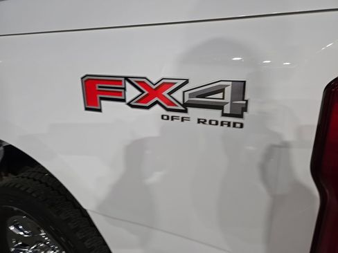 Used 2024 Ford F350 Lariat w/ Lariat Ultimate Package image 4