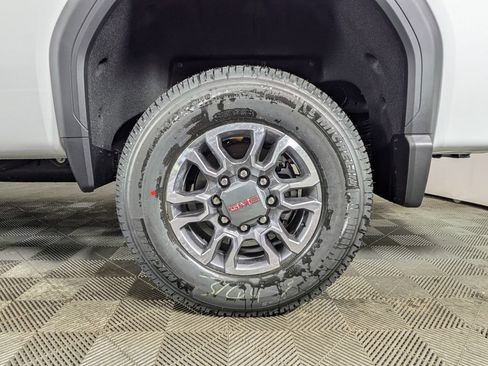 New 2026 GMC Sierra 2500 SLE w/ SLE Value Package; AWD/4WD image 13