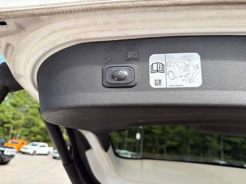 Used 2018 Ford Escape SEL FWD image 40