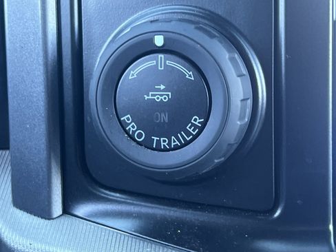 Used 2024 Ford F150 Lariat w/ FX4 Off-Road Package image 9