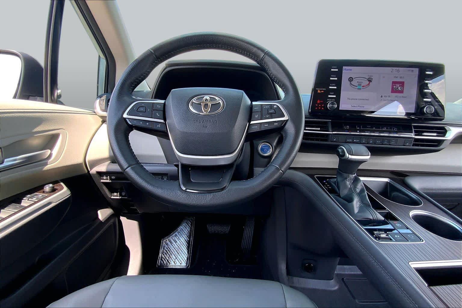 Used 2022 Toyota Sienna XLE FWD image 6
