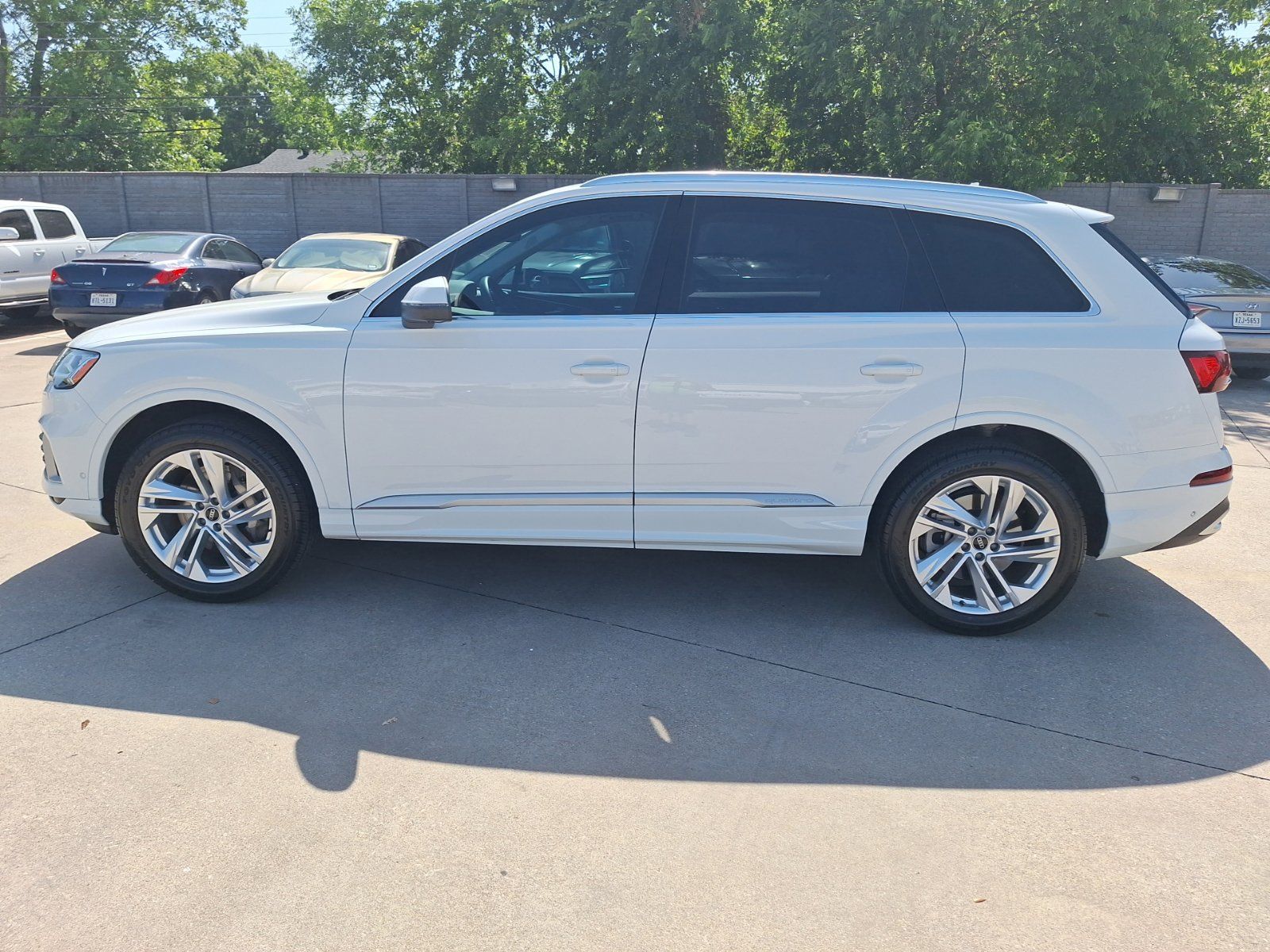 Used 2021 Audi Q7 2.0T Premium Plus w/ Premium Plus Package AWD/4WD image 3