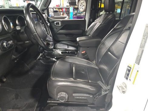 Used 2020 Jeep Gladiator Overland w/ Popular Equipment Package image 13