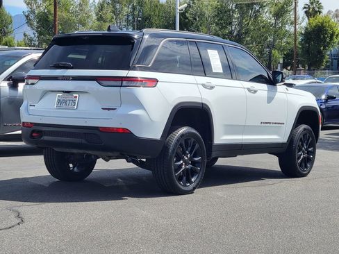 Used 2022 Jeep Grand Cherokee Trailhawk w/ Luxury Tech Group III image 4
