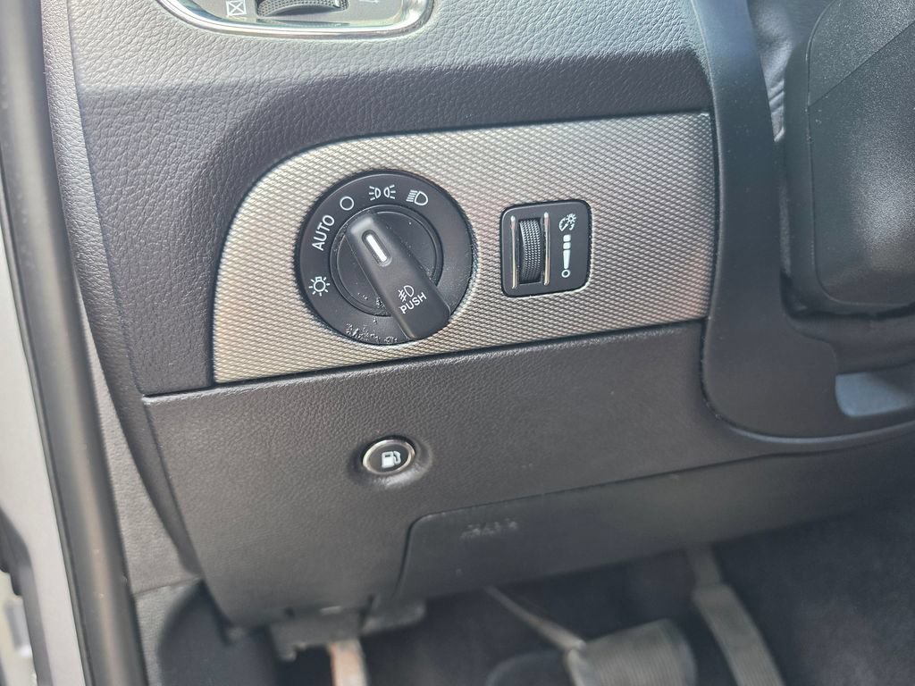 Used 2018 Dodge Durango GT w/ Blacktop Package RWD image 23