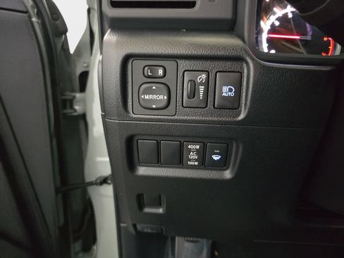 Used 2023 Toyota 4Runner TRD Off-Road Premium w/ Moonroof Package AWD/4WD image 28
