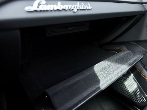 Used 2022 Lamborghini Urus image 82